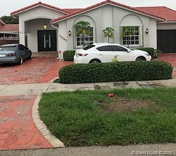 FRONT TO HOUSE