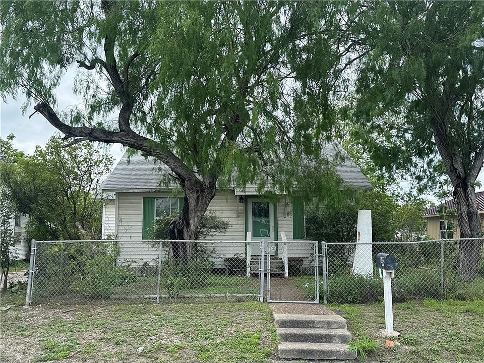 1st image of 635 Victoria Ave
