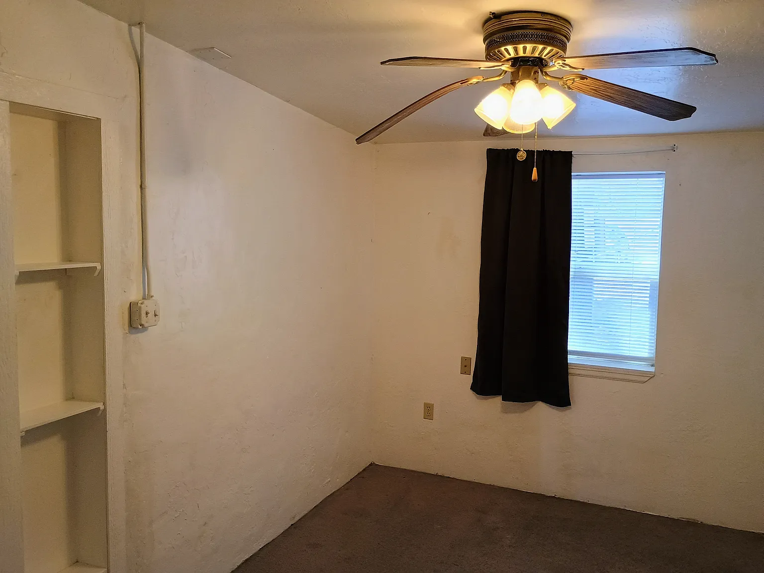 400 Hill St — Photo 3