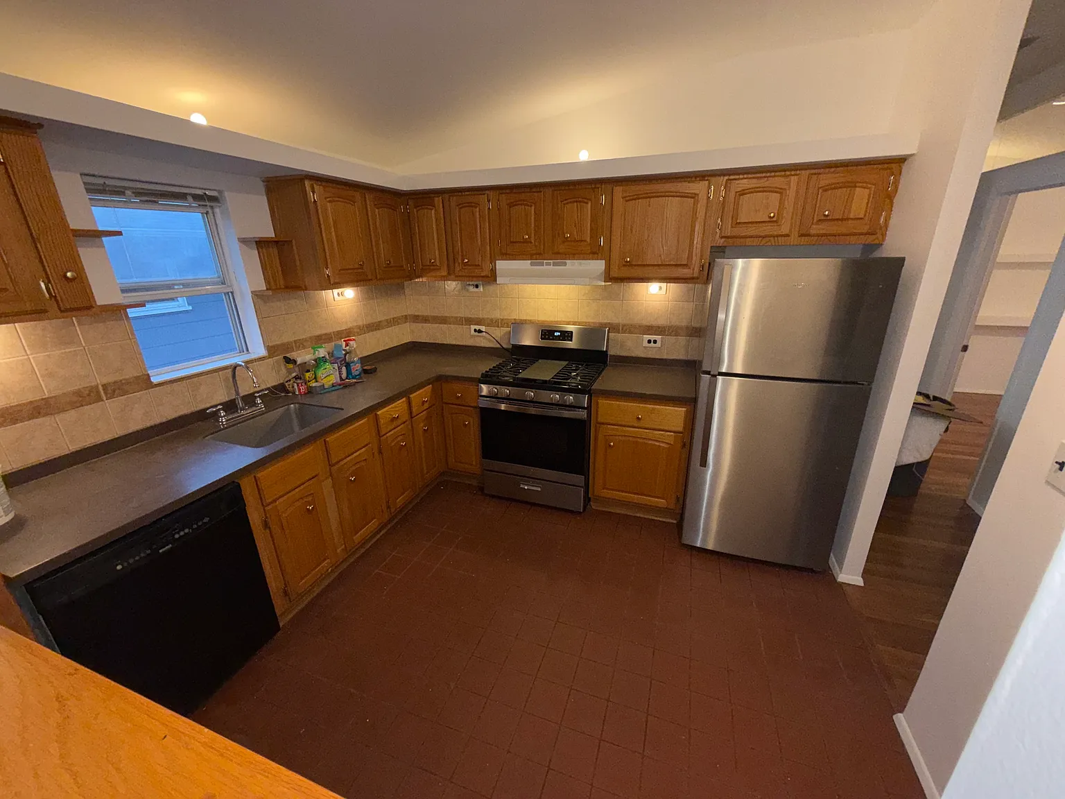 2 bed, 1250 sqft, $4,000 — Photo 2