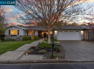 6 Camelford Ct, Moraga, CA