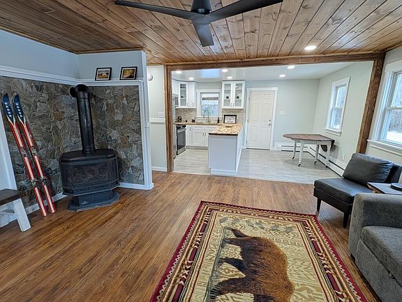 3rd image of 158 Howe Hill Road