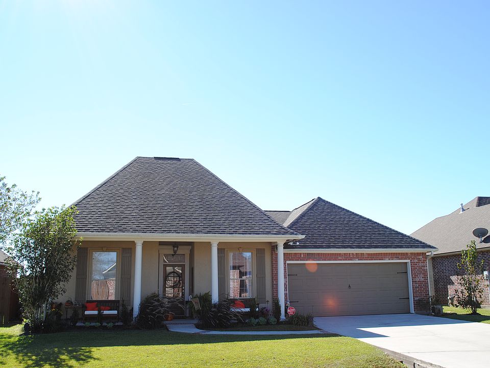 1st image of 322 Oak Hill Ln