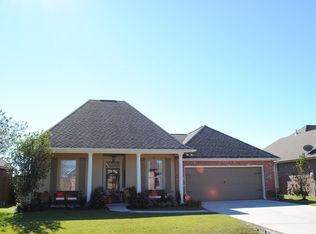 322 Oak Hill Ln, Youngsville, LA 70592