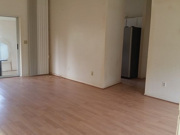 2nd image of 923 Lincoln Ave