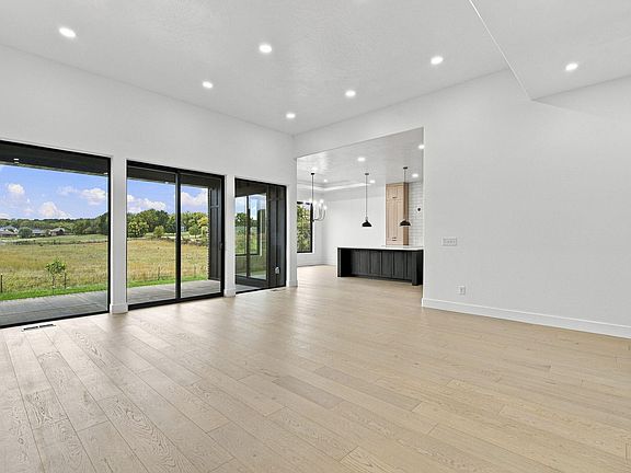 4th image of 1689 N Wonderview Lane