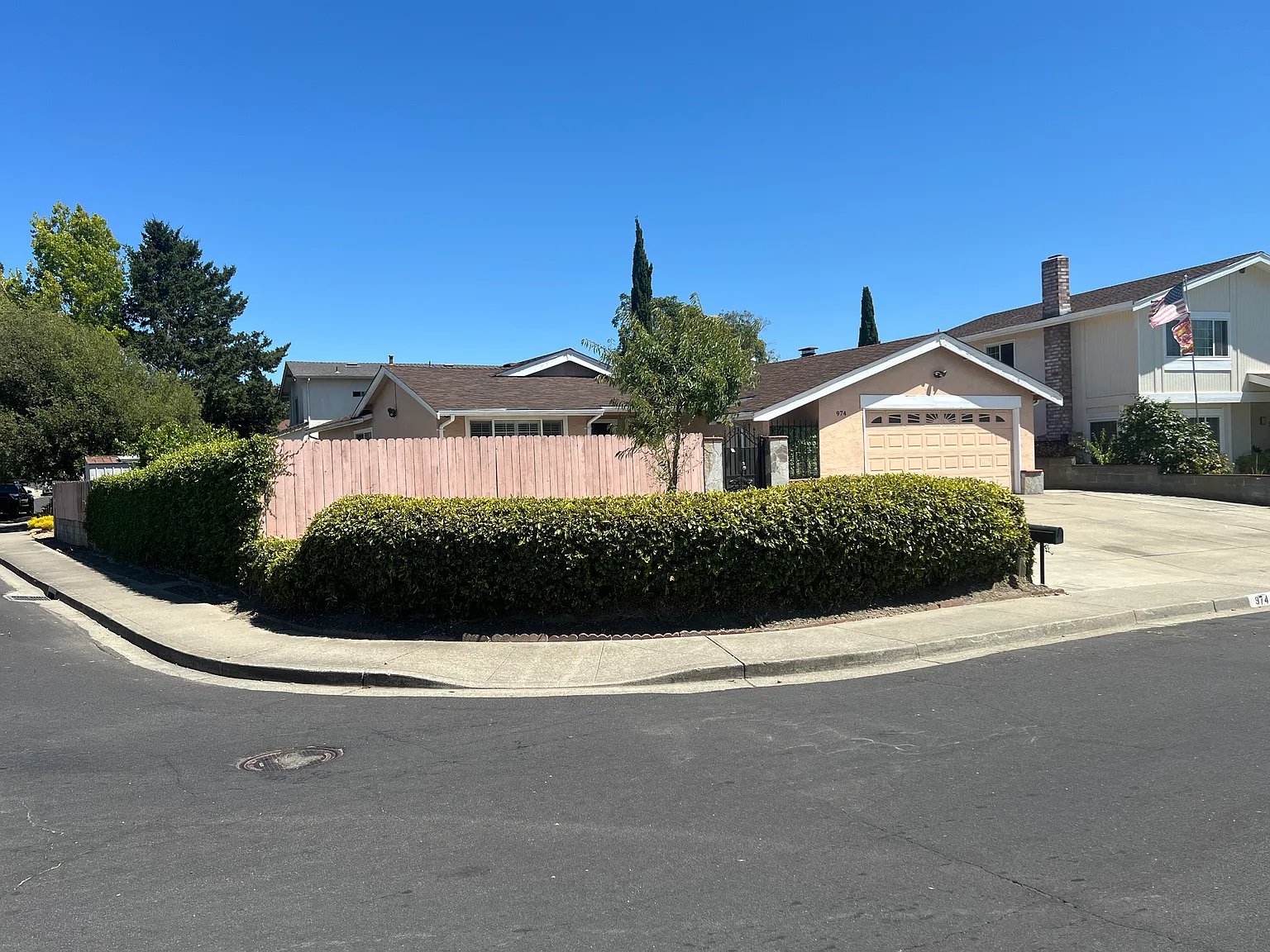 3 bed, 1281 sqft, $3,695 — Photo 4