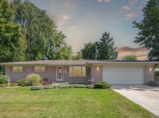 3646 Zinnia Ct, Waterford, MI 48329