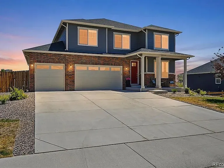 5 bed, 4577 sqft, $4,550 — Photo 1