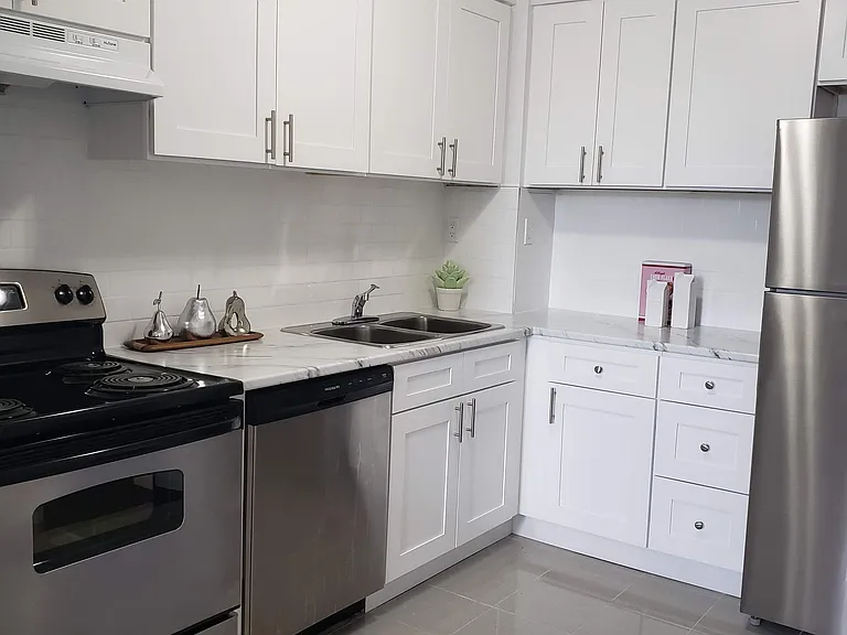 57 N Park St — Photo 25