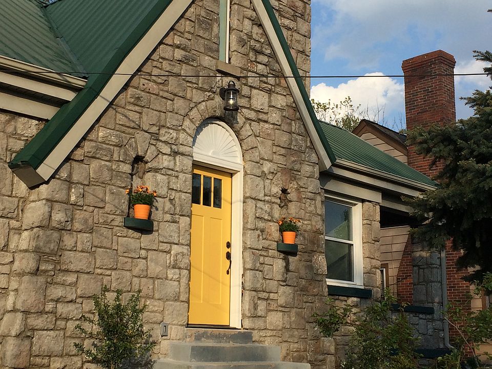 1st image of 139 Burnett Ave