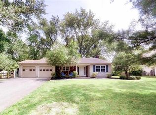 24 Chipper Dr, Kendall Park, NJ 08824