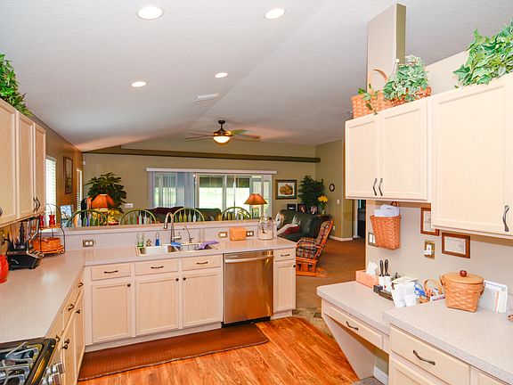 4th image of 3976 Montesino Dr