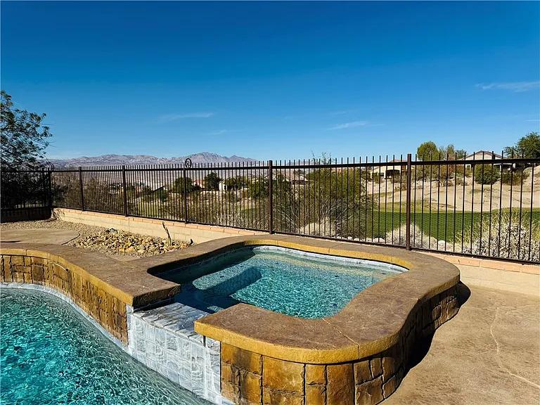 2853 Esmerelda Dr — Photo 25