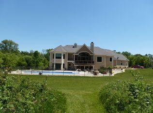 W330N299 County Road C, Delafield, WI 53018