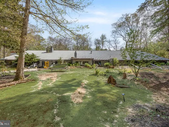 863 McKendimen Rd, Vincentown, NJ 08088