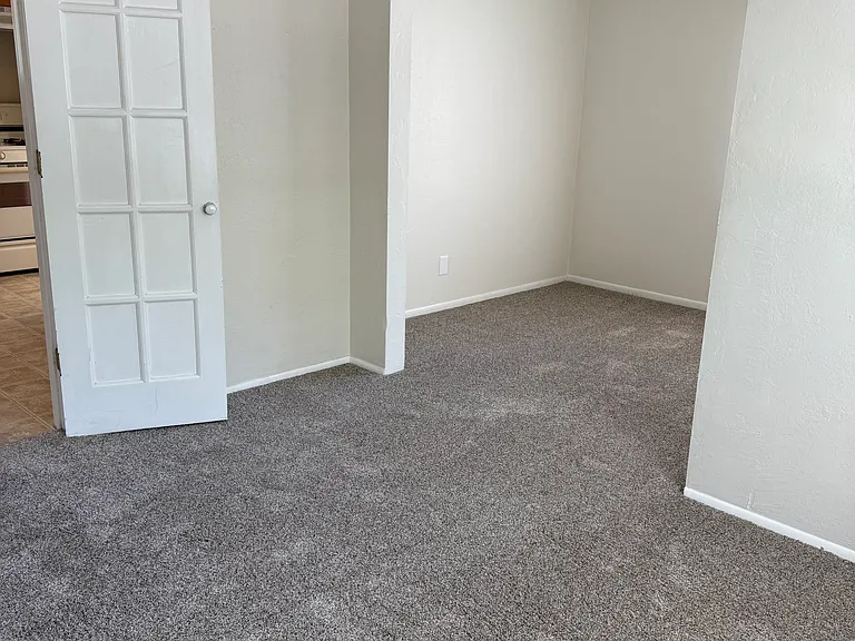 604 Alder St — Photo 8