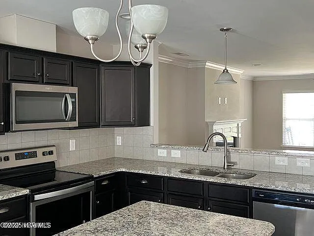 3 bed, 2.0 bath, $2,000 — Photo 3