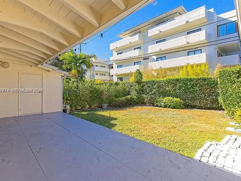 5400 Orduna Dr — Photo 10