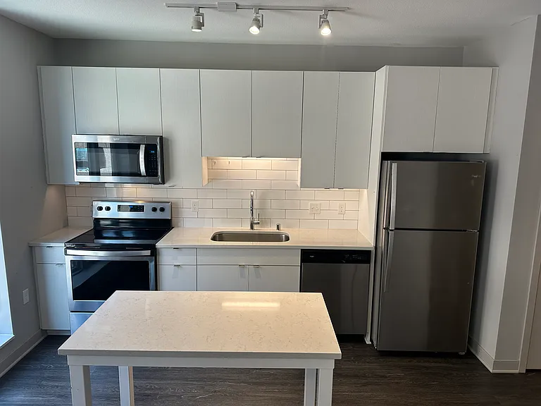Luna Apartments — Photo 68