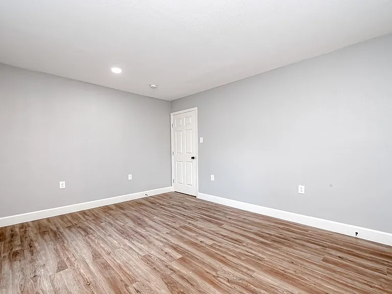 6715 Victoria St #A — Photo 23