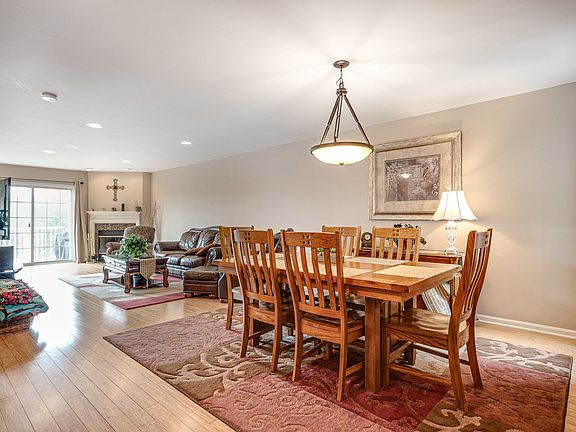 5th image of 458 W Fairview Cir