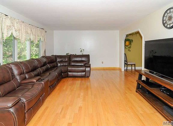 3rd image of 39 Woodward Ter