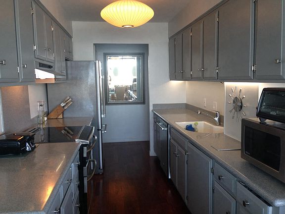 Remodeled Kitchen Plenty of Storage!