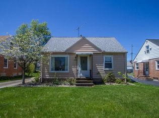 1376 Commonwealth Ave, Mayfield Heights, OH 44124