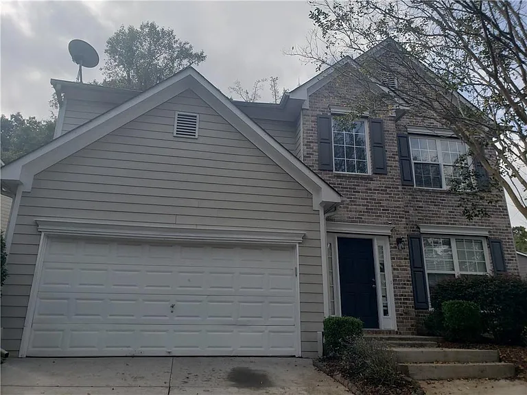 2024 Longmont Dr — Photo 1