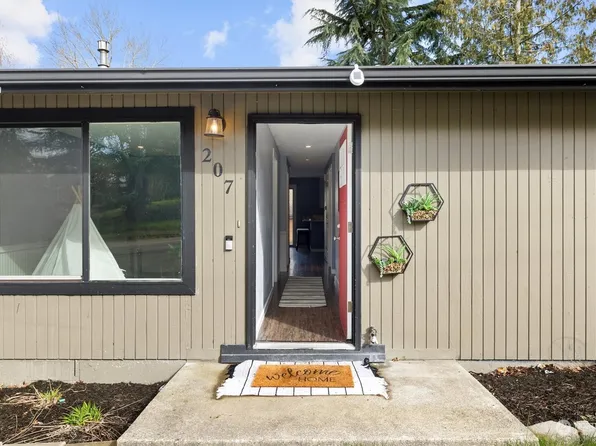 207 23rd Avenue SE, Puyallup, WA 98372