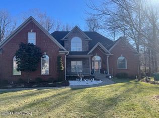 2707 Windsor Lakes Pkwy, Louisville, KY 40214