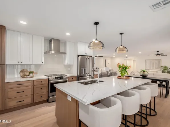 12 E SEMINOLE Drive, Phoenix, AZ 85022