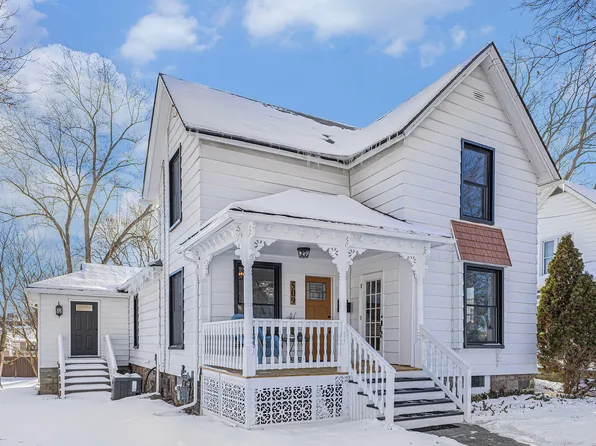 509 S East St, Chelsea, MI 48118