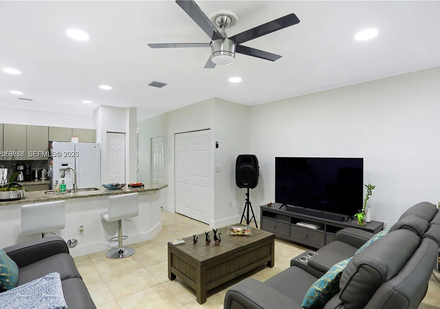 5701 NW 114th Court 106, Doral, FL 33178 - 3846 — Photo 4