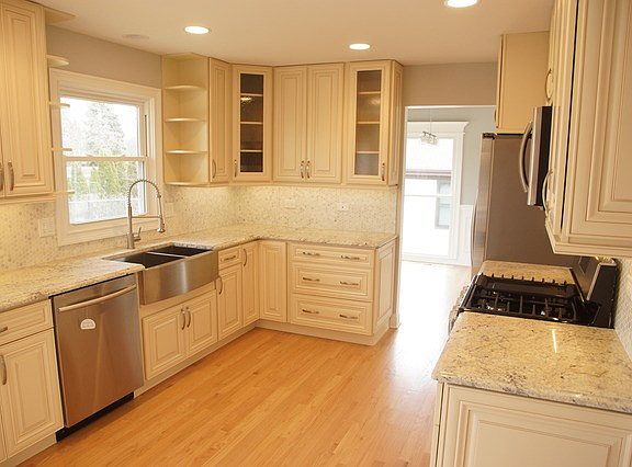 3rd image of 3828 Brett Ln