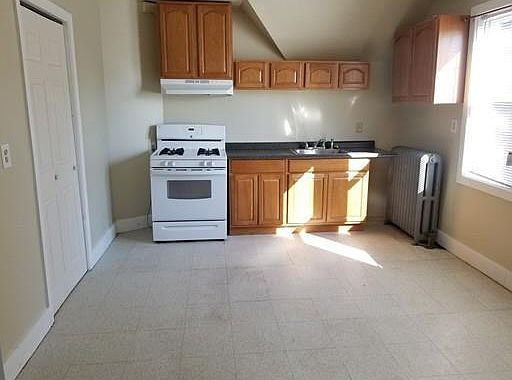 2nd image of 35 Kerwin St