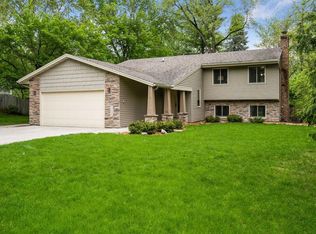 7351 Walnut Ct, Eden Prairie, MN 55346