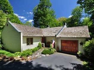 301 Water Court Ln, Linville, NC 28646