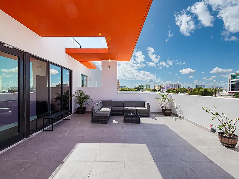 Saffron Apartments — Photo 60