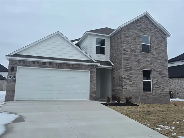 2320 Longfellow Dr, Bentonville, AR 72713