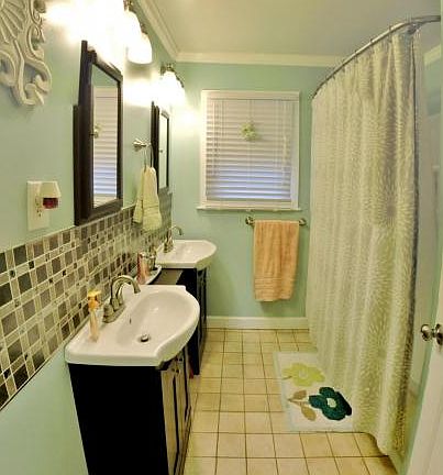 Main bathroom