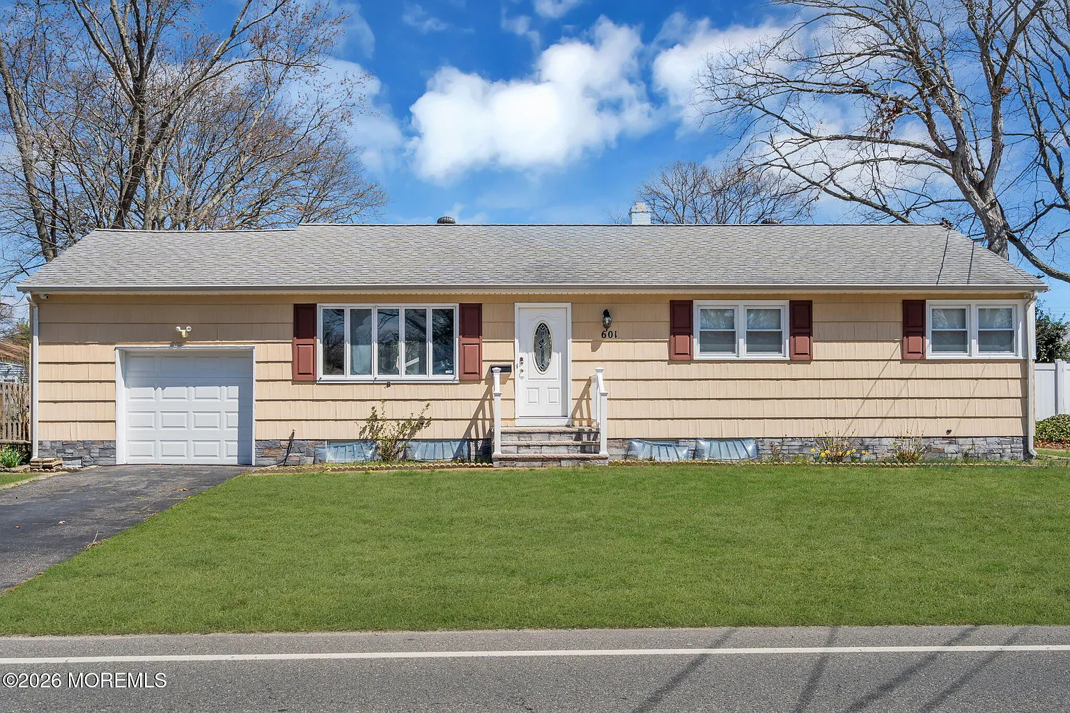 601 Midstreams Road photo 1