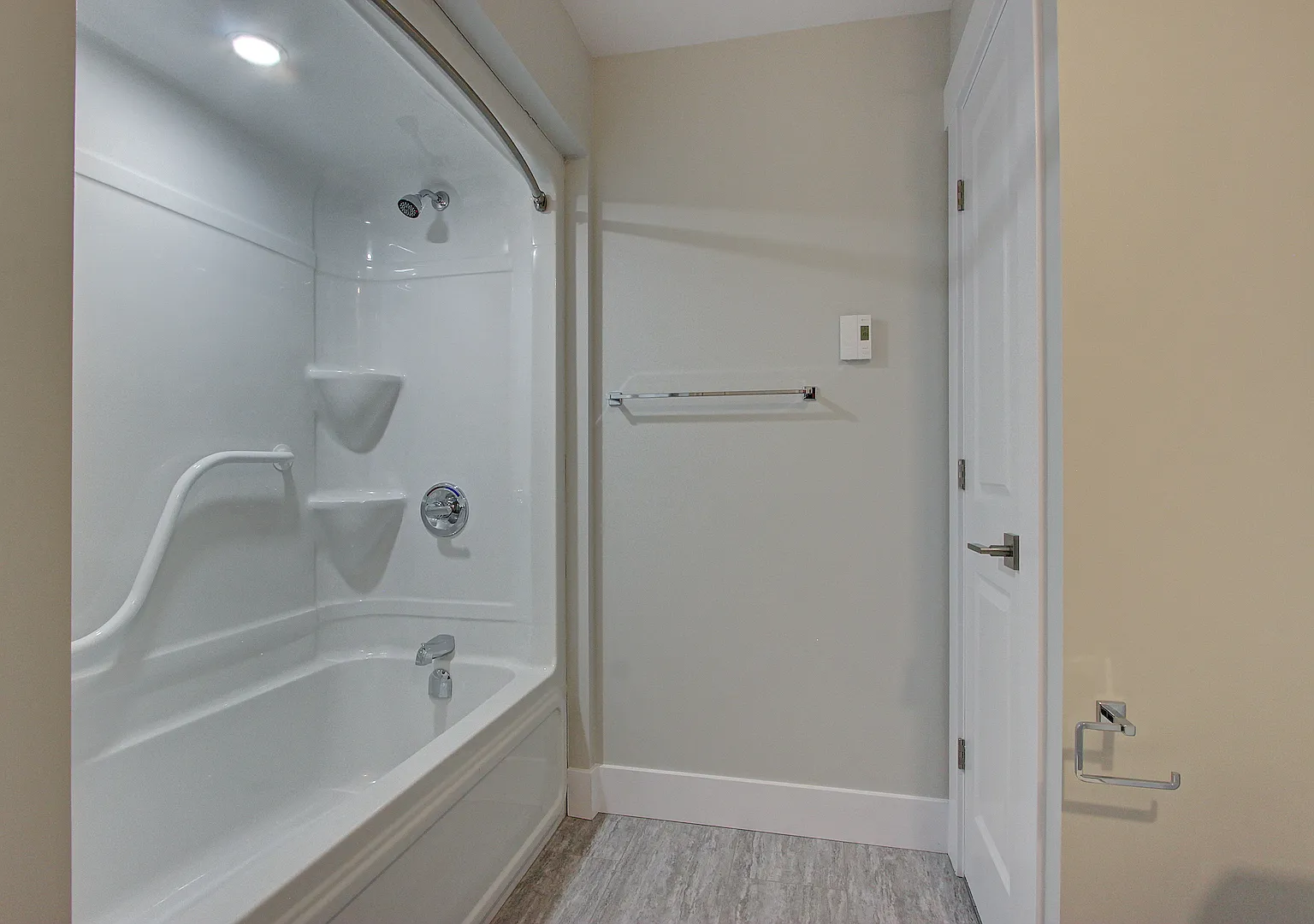 2 bed, 1300 sqft, $1,875 — Photo 3