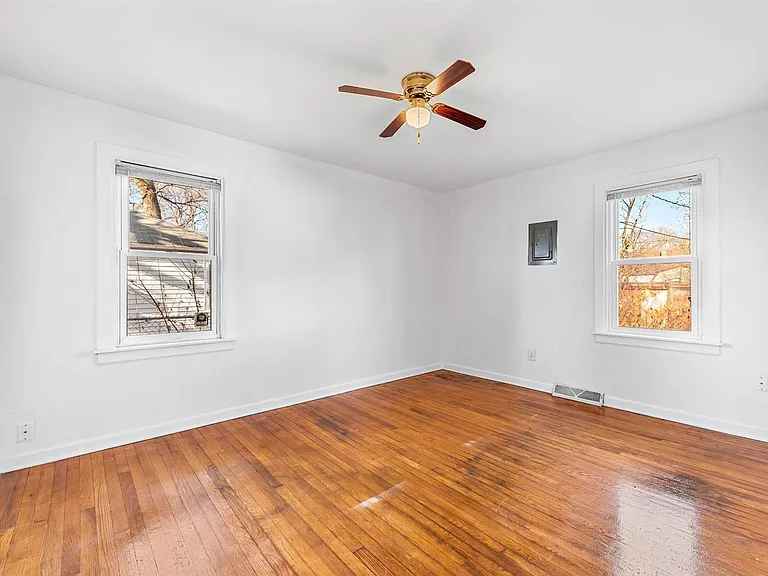 4222 Park Ave — Photo 10