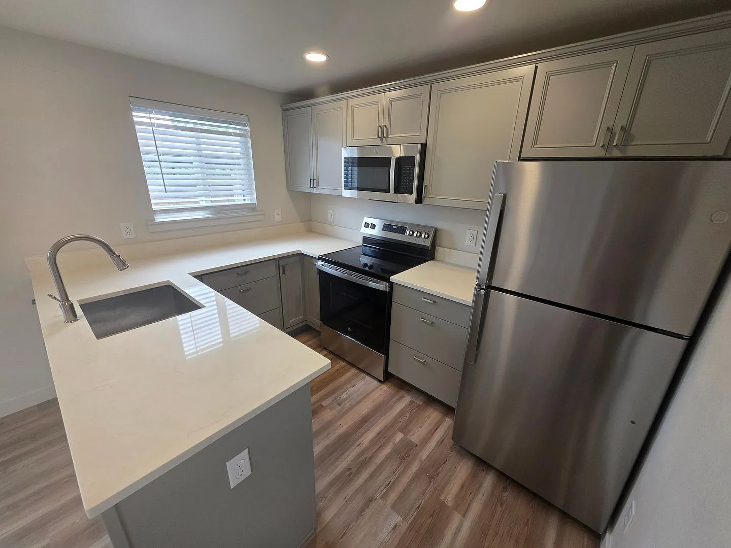 Second Street Apt — Photo 1