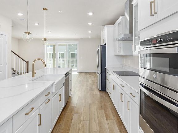 3rd image of 44588 Strabane Ter