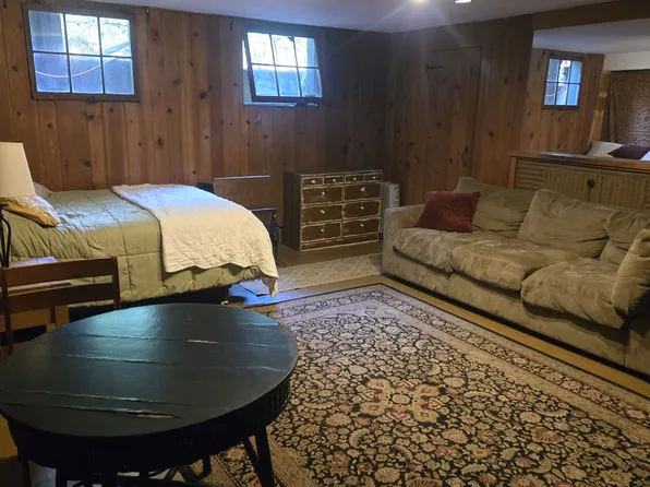 3257 SE Sherman St #B, Portland, OR 97214