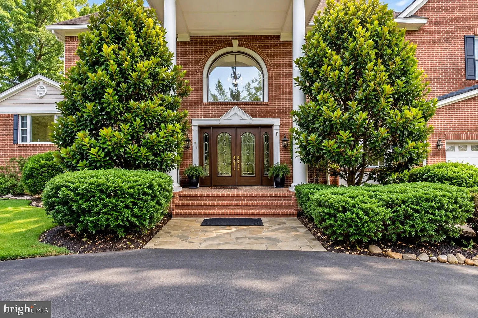5 bed, 5.0 bath, 5997 sqft, $6,500 — Photo 1