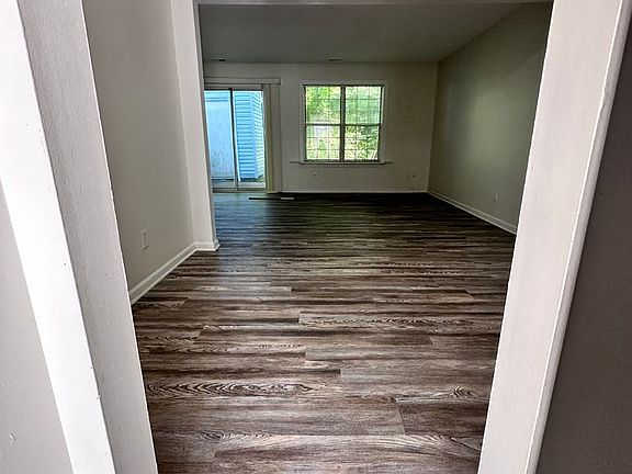 5th image of 5387 Grand Lake Cres
